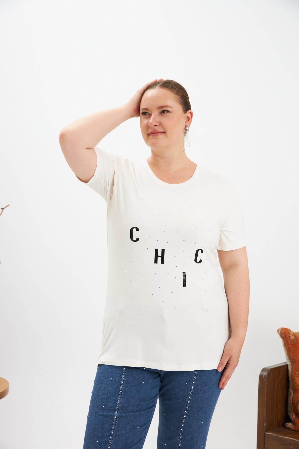 Büyük Beden Taş Detay Baskılı Tişört Ekru