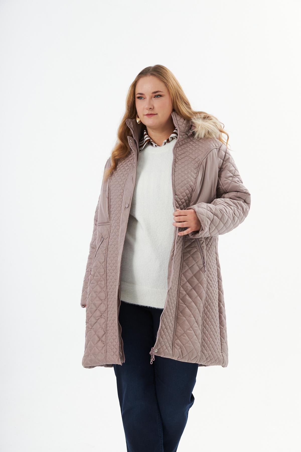 Büyük Beden Kapüşonlu Şişme Kapitone Mont Vizon