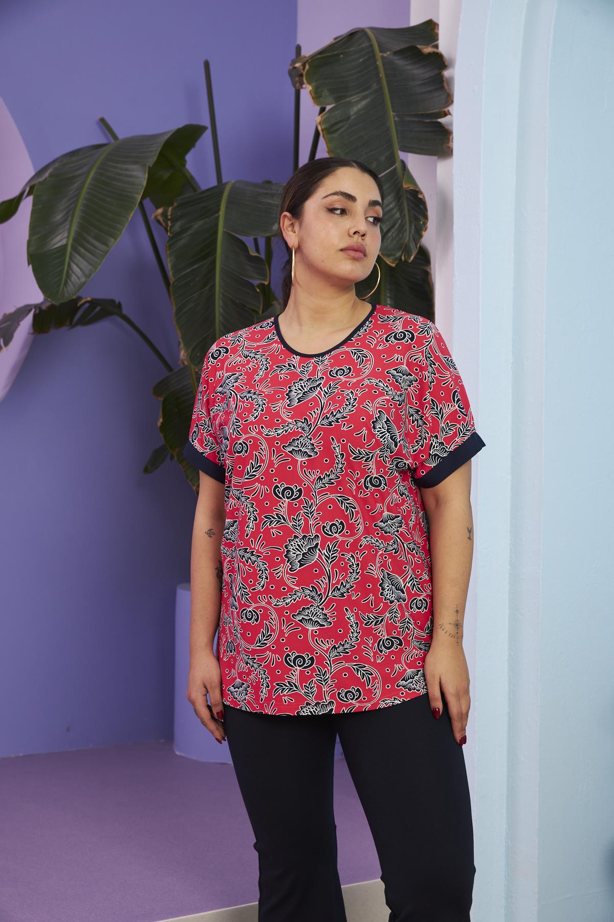 Biye Detaylı Desenli Büyük Beden Mercan Bluz