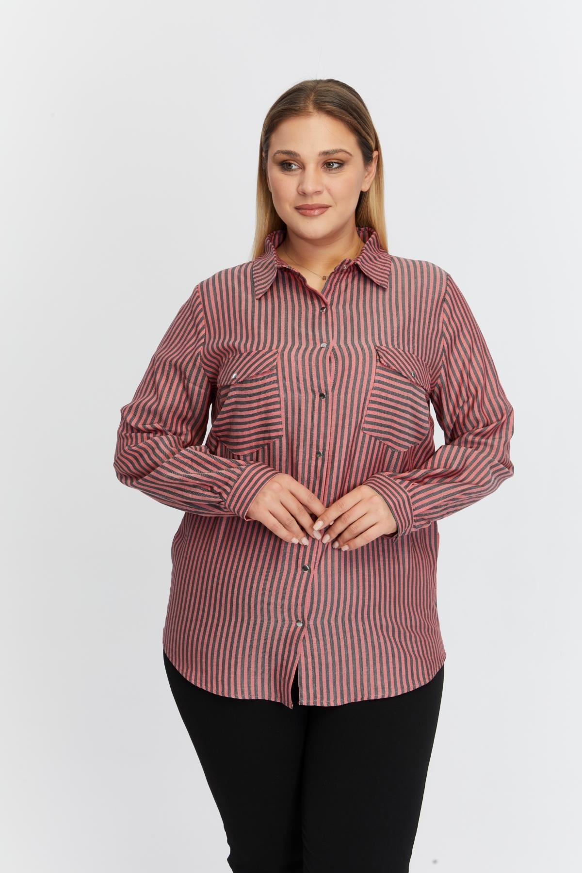 Cep Asimetrik Desenli Büyük Beden Gömlek Kırmızı