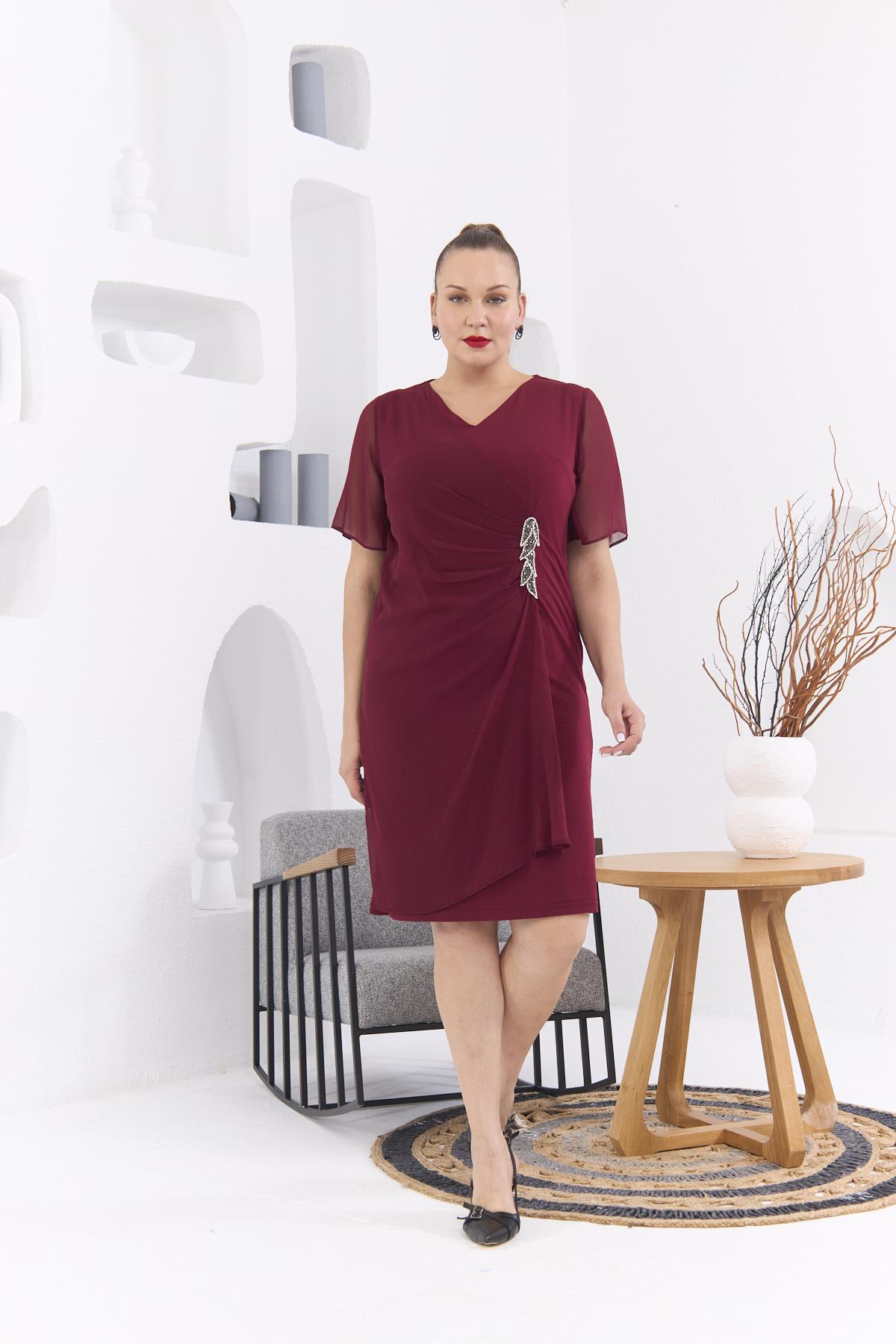 Asimetrik Büyük Beden Taş Aksesuarlı Bordo Abiye Elbise