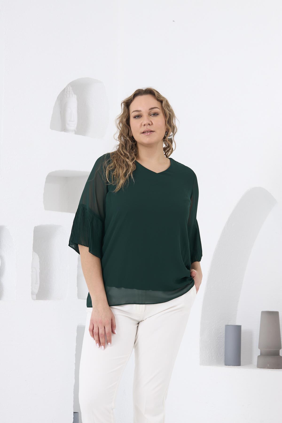 Kolları Piliseli Büyük Beden Zümrüt Bluz