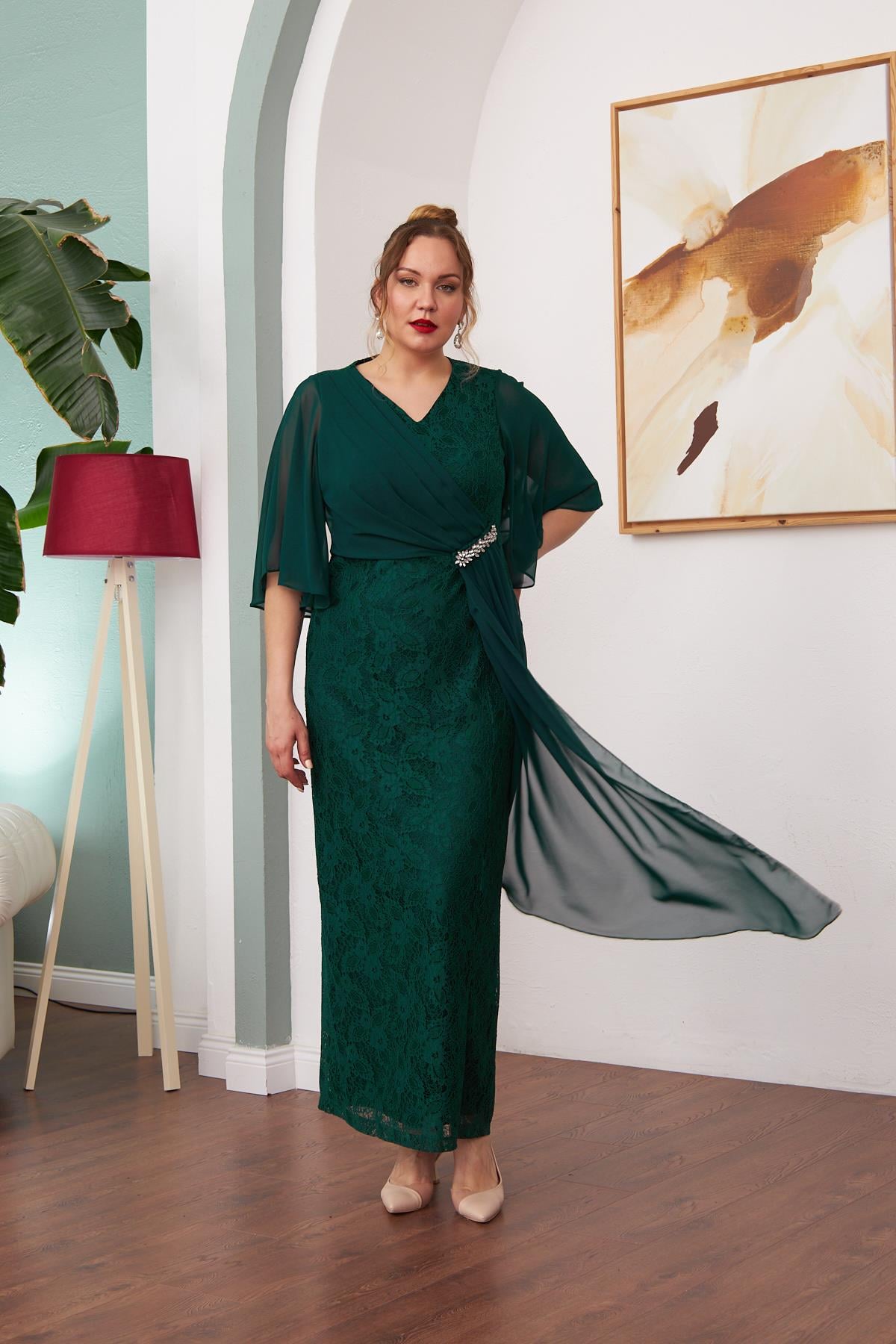 Şifon Garnili Dantelli Büyük Beden Uzun Yeşil Elbise	