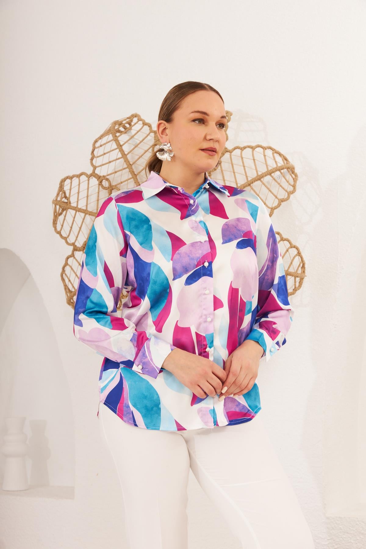 Yaprak Desenli Büyük Beden Uzun Kol Ekru Şifon Gömlek