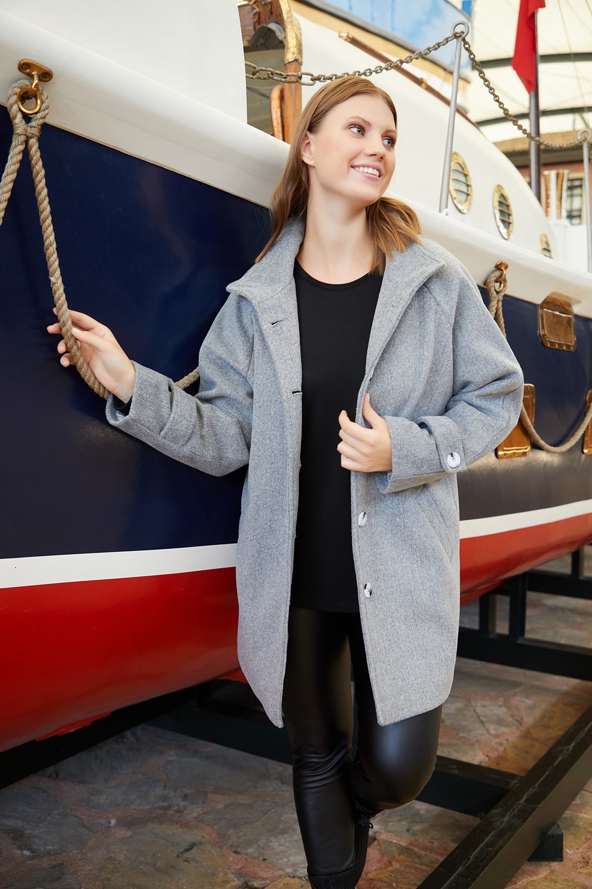 Kol Detaylı Büyük Beden Gri Kaşe Kaban