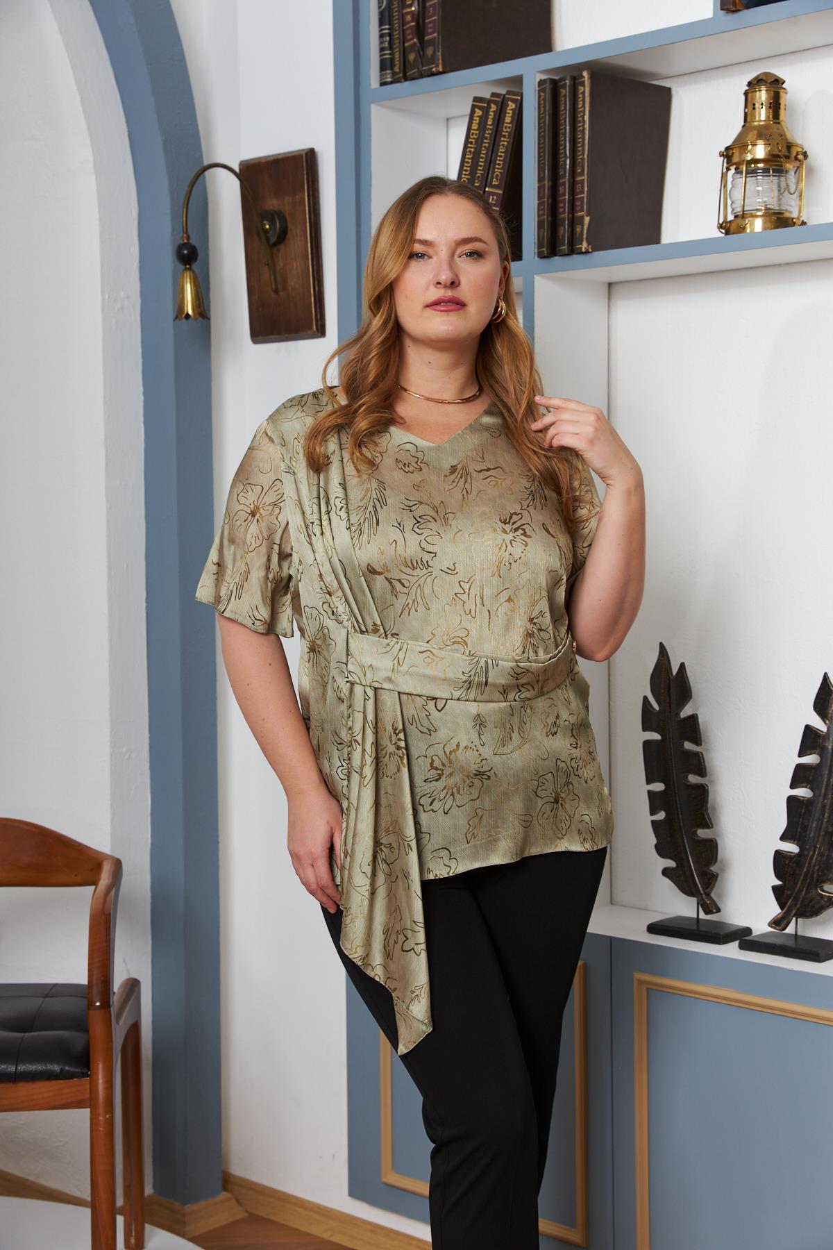 Kemer Aksesuarlı Büyük Beden Bluz Yeşil