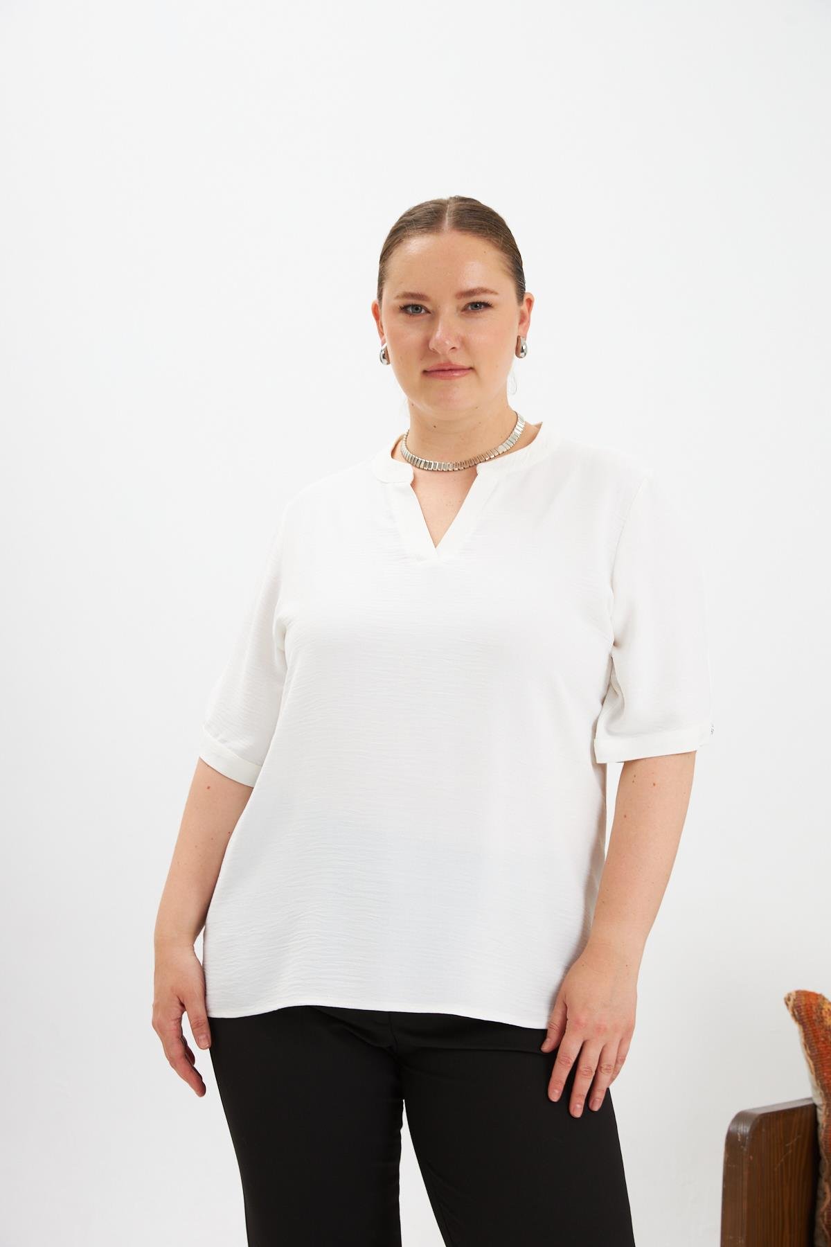 Kol Yırtmaç Detaylı Büyük Beden Bluz Ekru