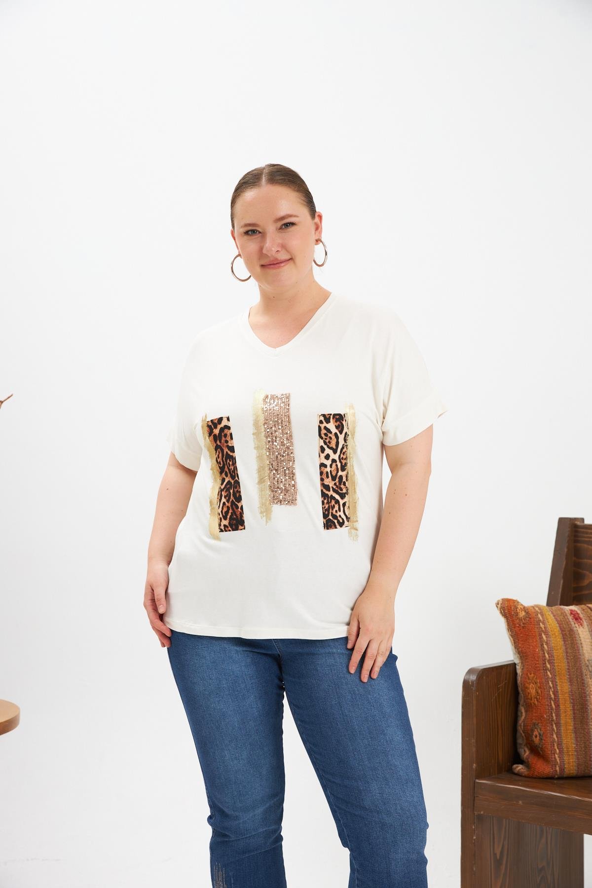 Leopar Ve Pul Payet Garnili Büyük Beden Tişört Ekru