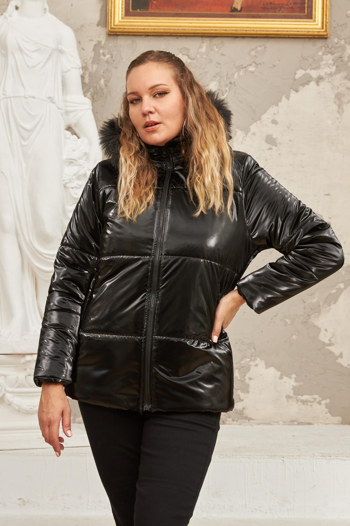 Kapşonlu Parlak Kumaş Büyük Beden Siyah Şişme Mont