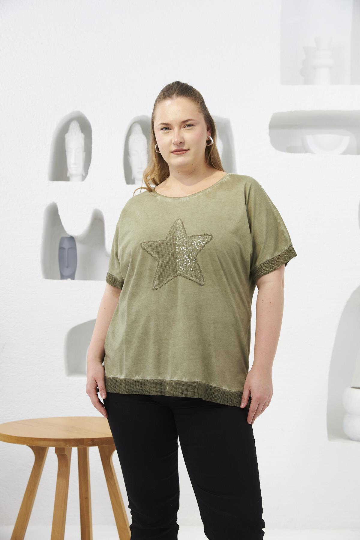 Pul Payet İşlemeli Büyük Beden Boyamalı Tişört Haki