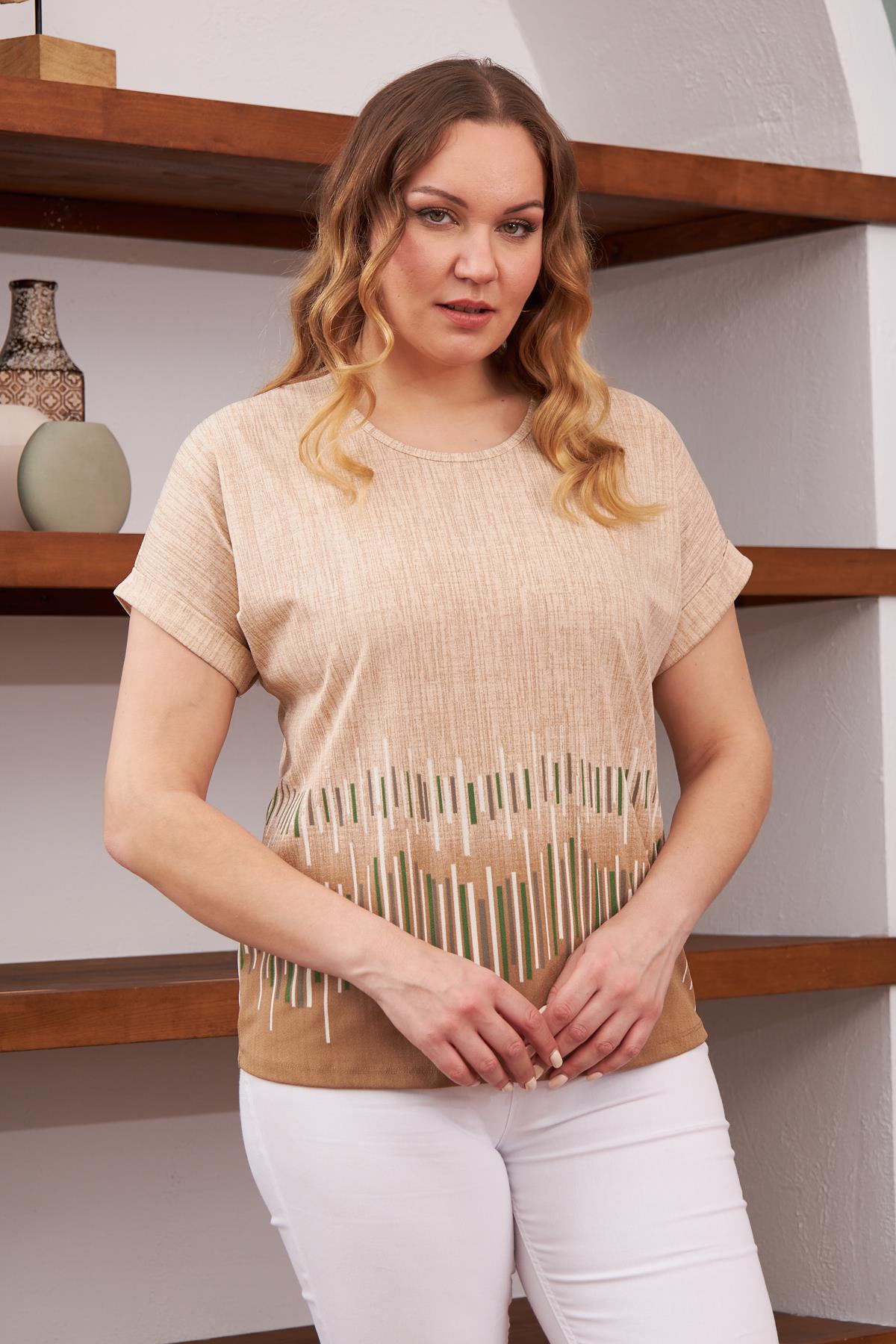 Eteği Desenli Büyük Beden Vizon Tişört