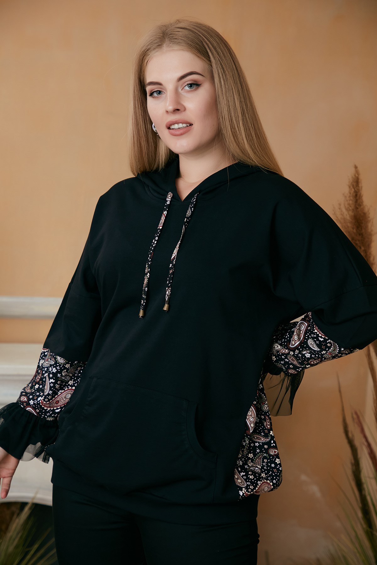Rmg Kolları Tül Detaylı Garnili Büyük Beden Siyah Sweatshirt