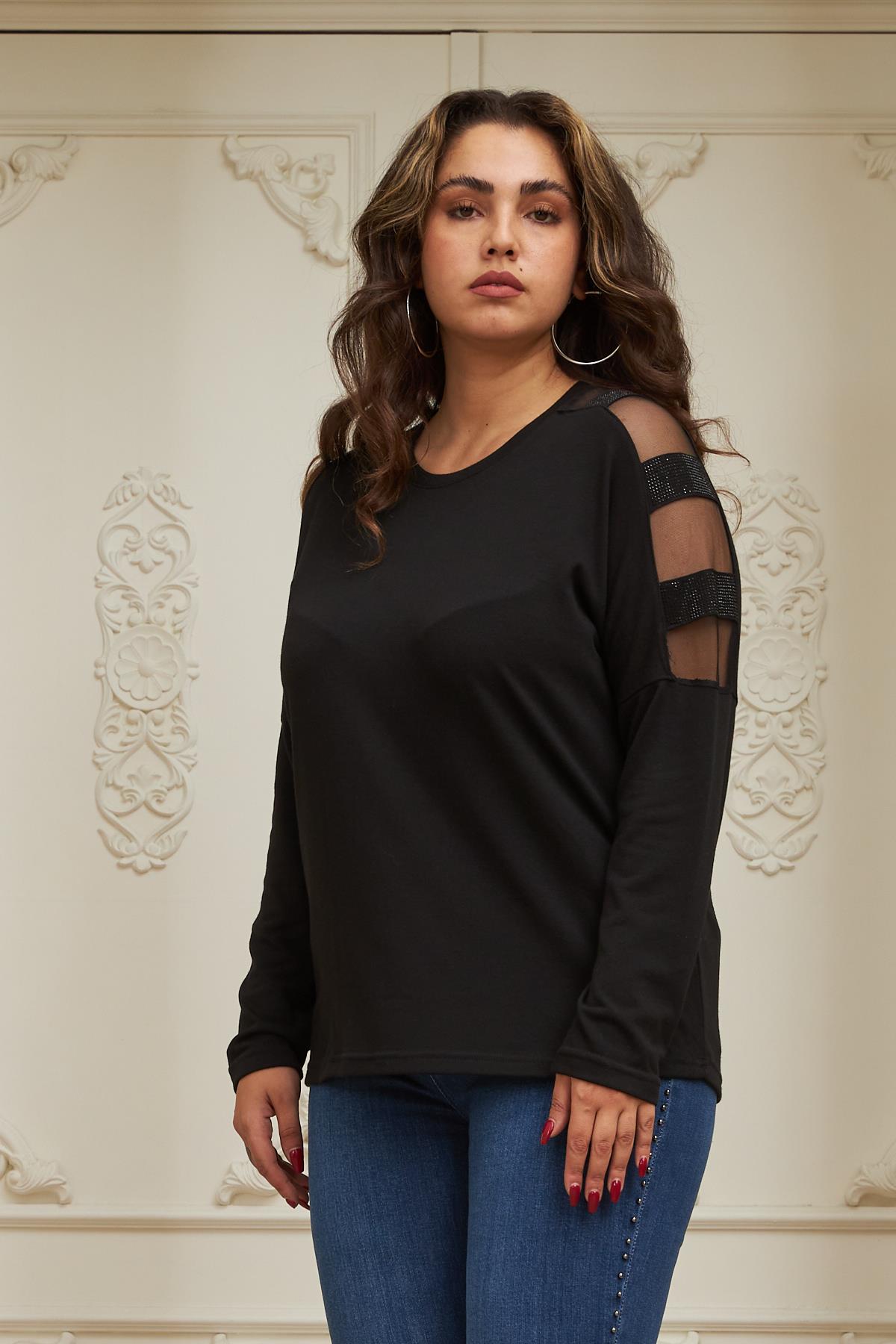 Kolları Tül ve Taş Detaylı Büyük Beden Siyah Bluz