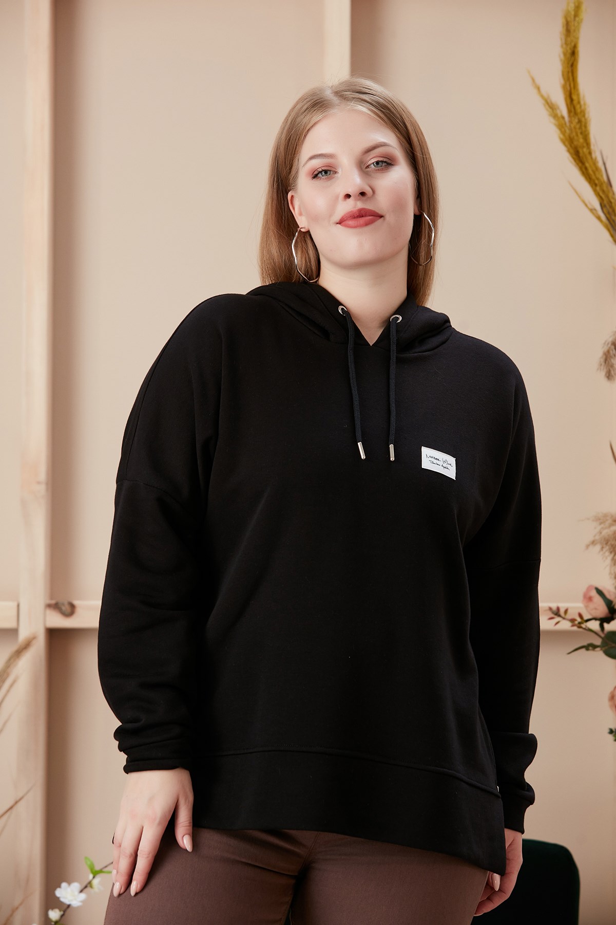 Rmg Yırtmaç Detaylı Sırtı Desenli Büyük Beden Siyah Sweatshirt