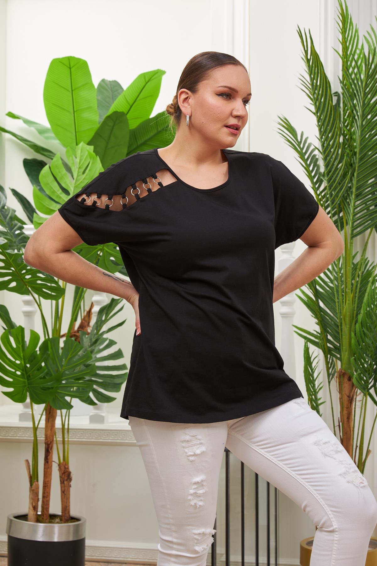 Kol Halka Detaylı Büyük Beden Siyah Tişört