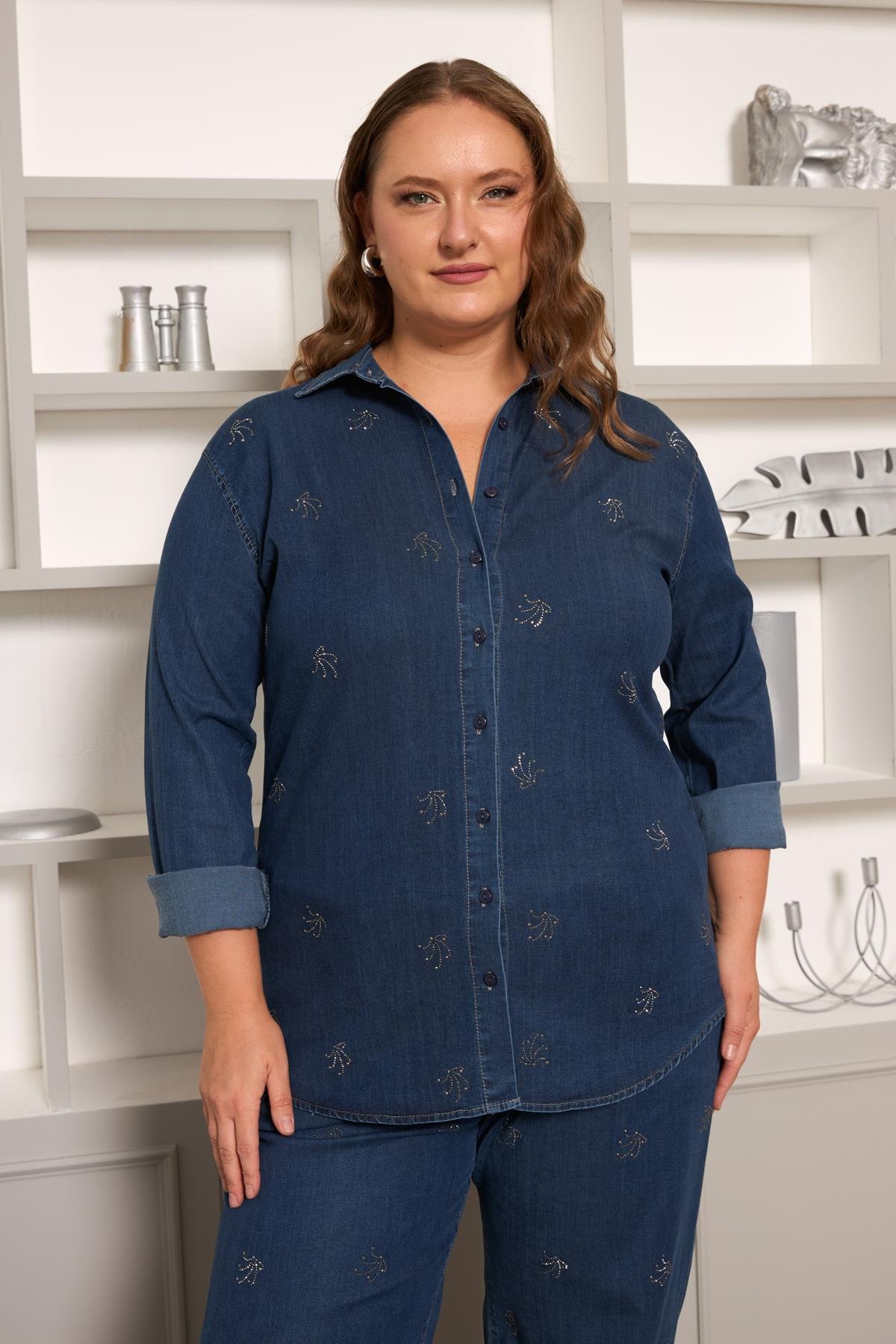Taş Detaylı Büyük Beden Gömlek Lacivert