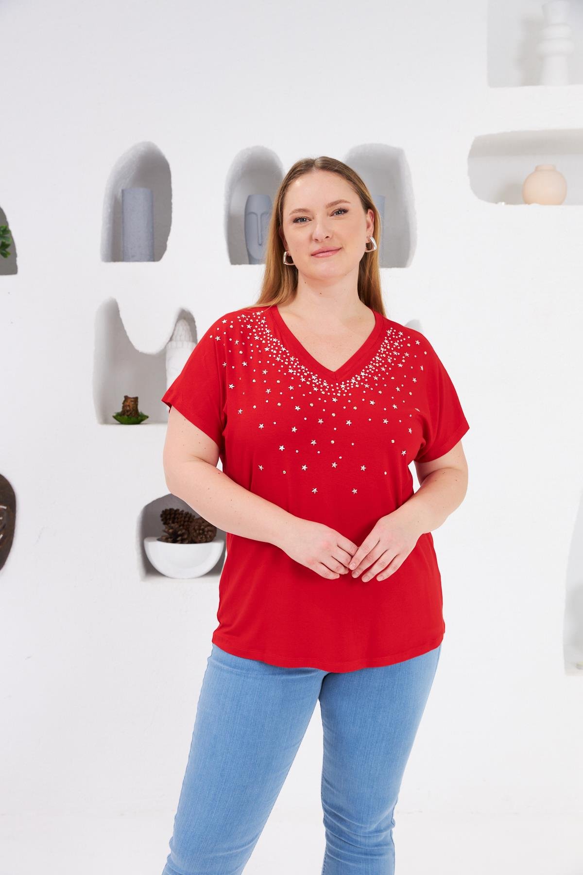 Yıldız Taş Baskılı Büyük Beden Tişört Kırmızı