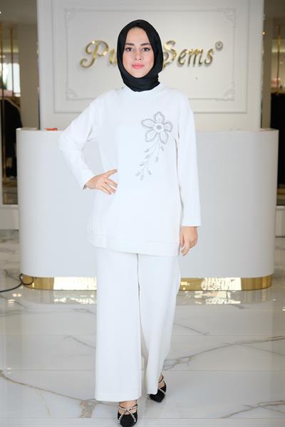 TAKIM EKRU
