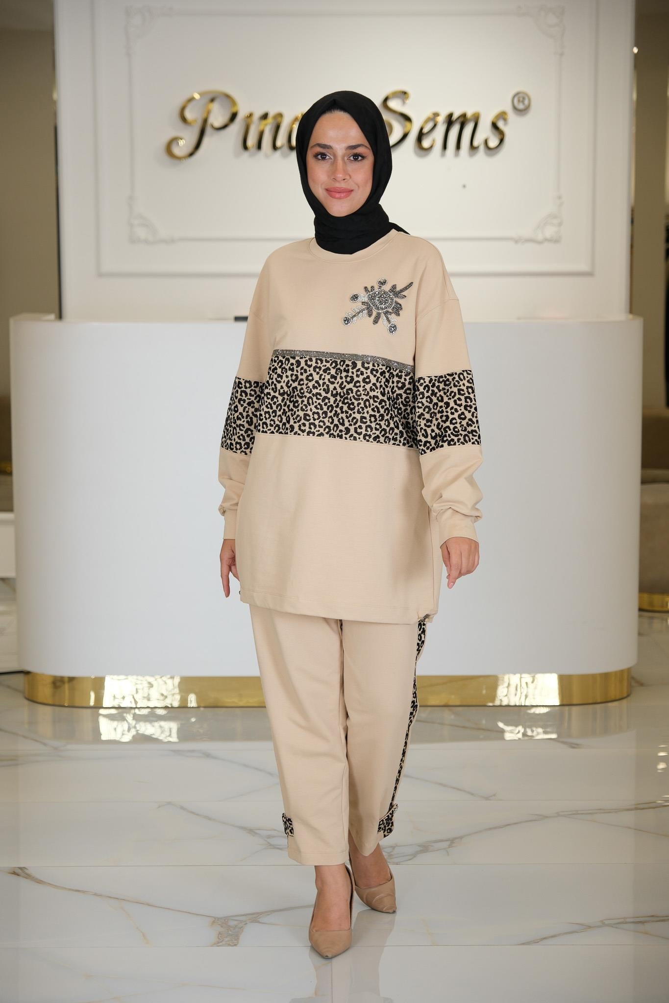 LEOPARLI TAŞLI TAKIM