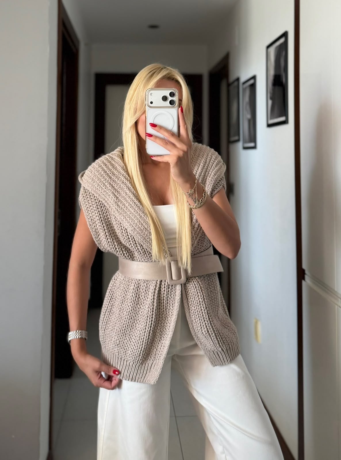 BEJ KEMERLİ TRİKO YELEK