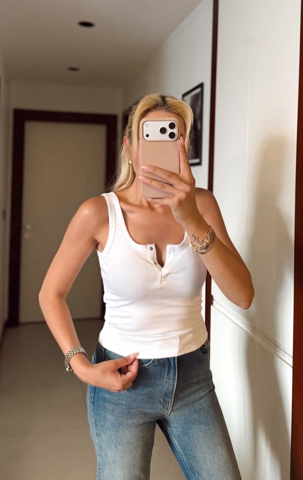 BEYAZ DİLVİN ÖNÜ ÇIT ÇIT DÜĞMELİ ATLET