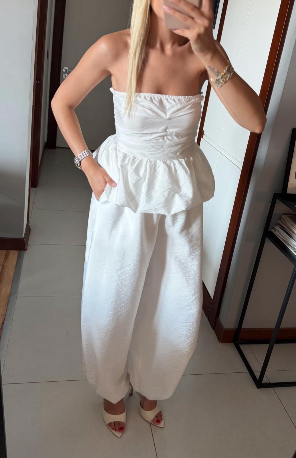 BEYAZ STRAPLEZ BLUZ PAÇASI LASTİKLİ PANTOLON TAKIM