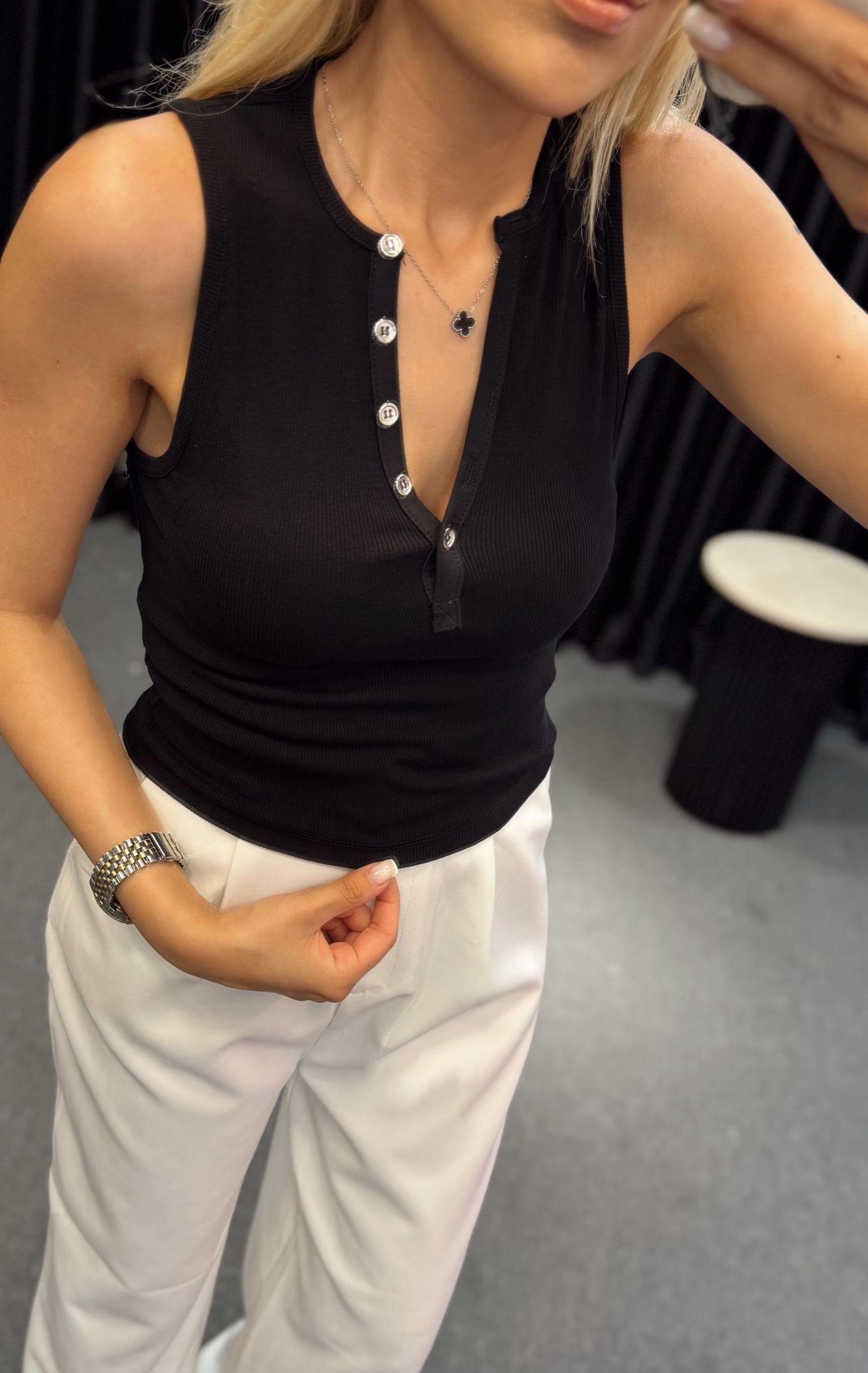 DİLVİN ÖNDEN DÜĞMELİ CROP TOP SİYAH