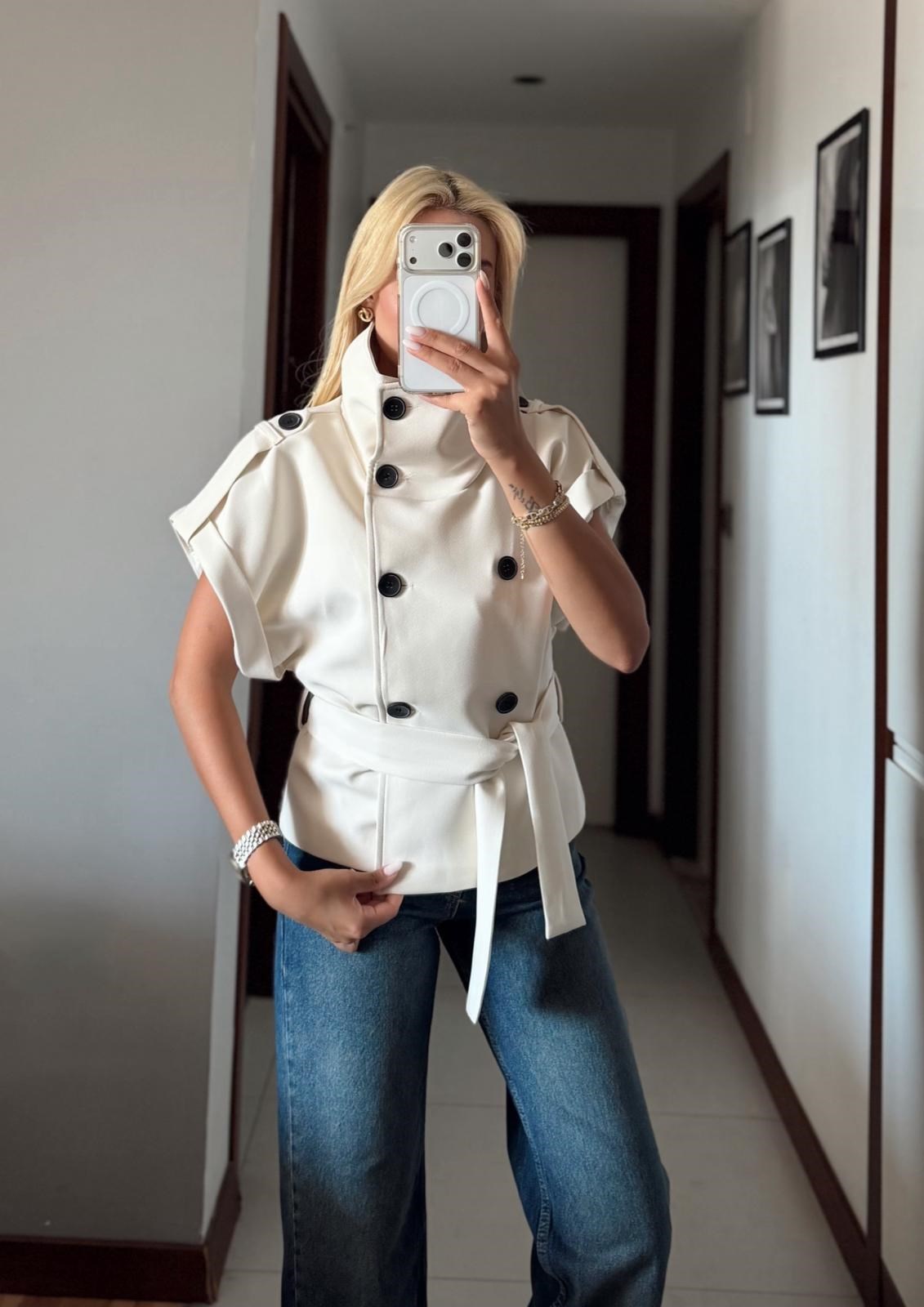 EKRU DİK YAKA KUŞAKLI KISA KOL CEKET