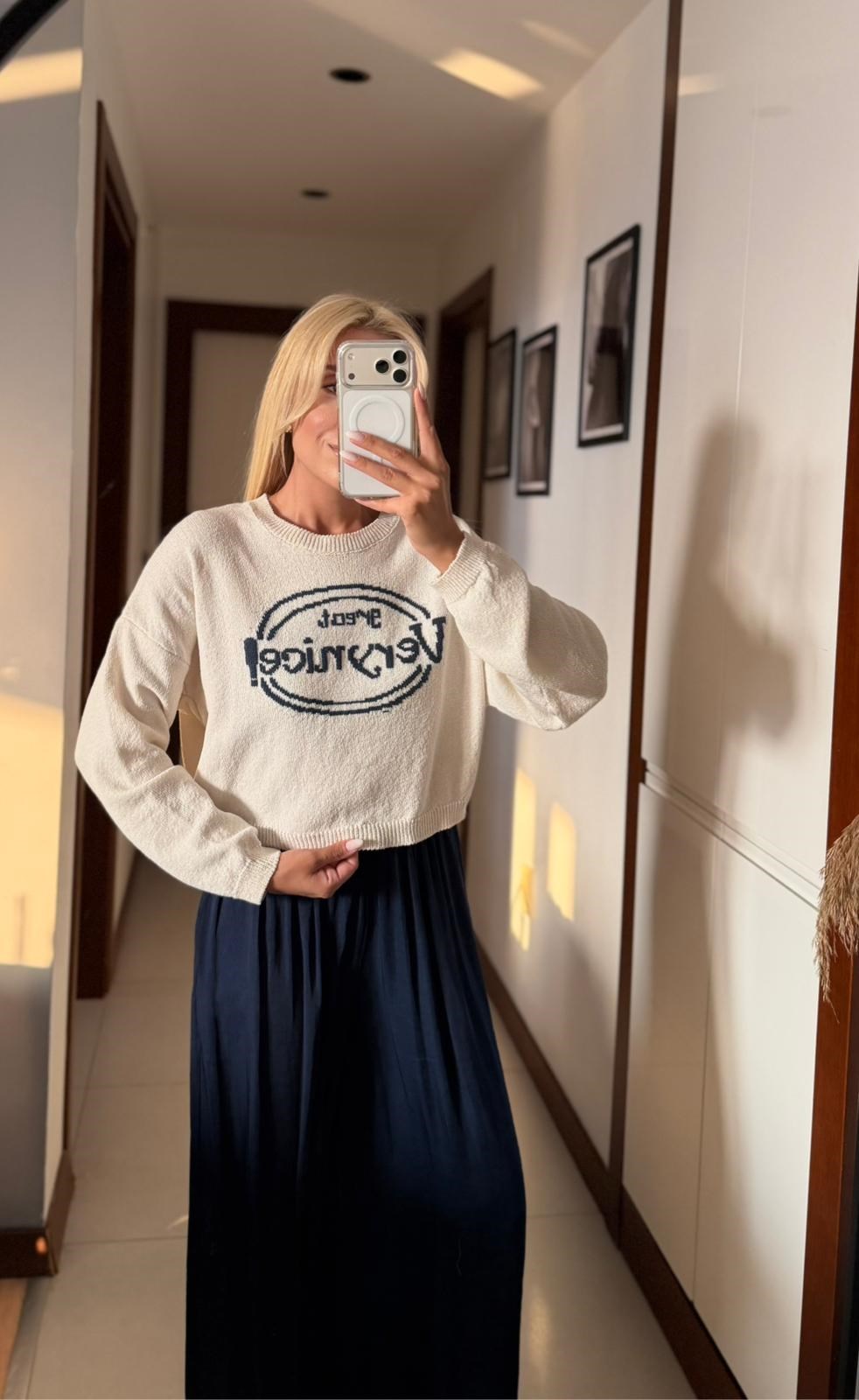 EKRU YAZI DETAYLI CROP TRİKO