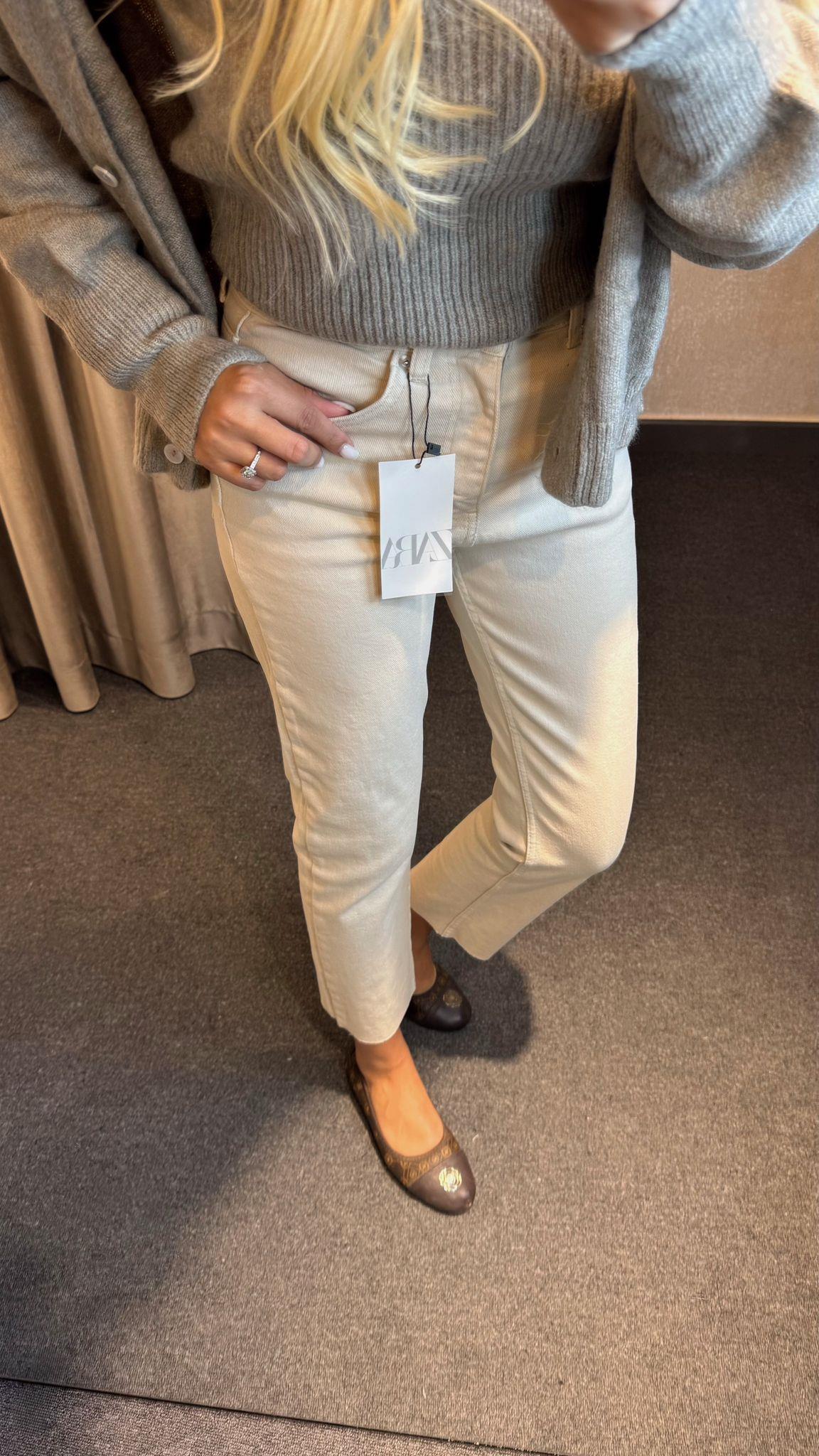 JENNY BOYFİT JEAN KESİK PAÇA BEJ