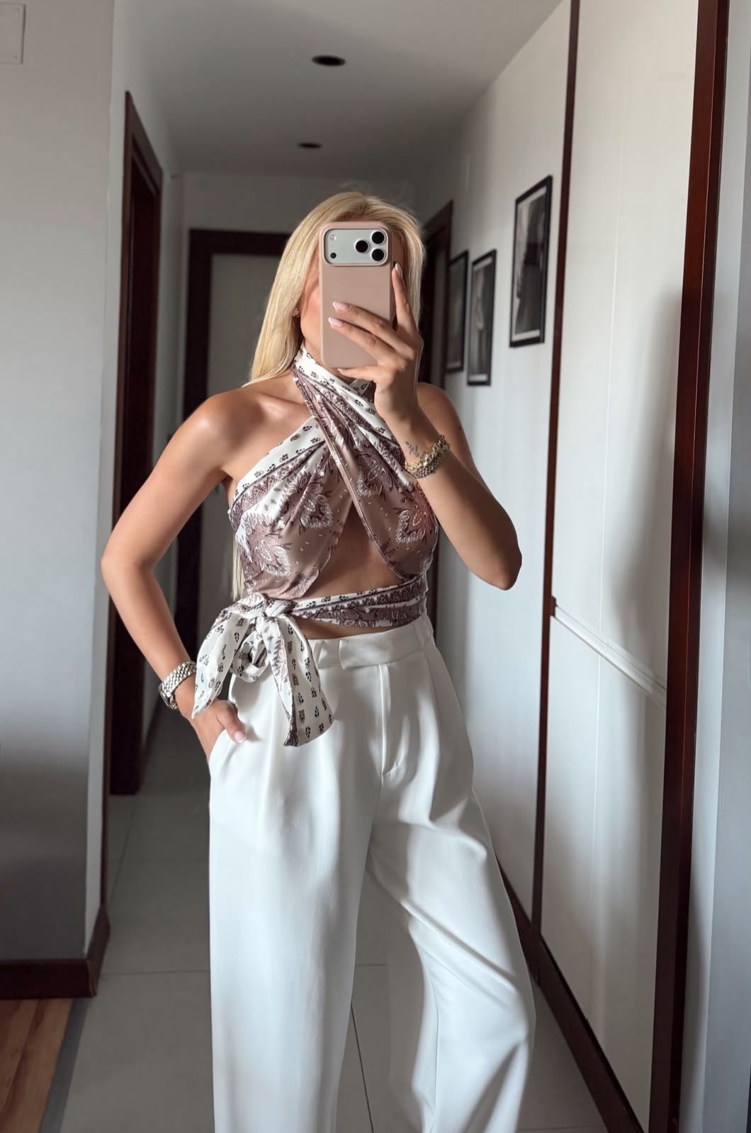 KAHVE ÇAPRAZ BOYUNDAN BAĞLAMALI SATEN BLUZ