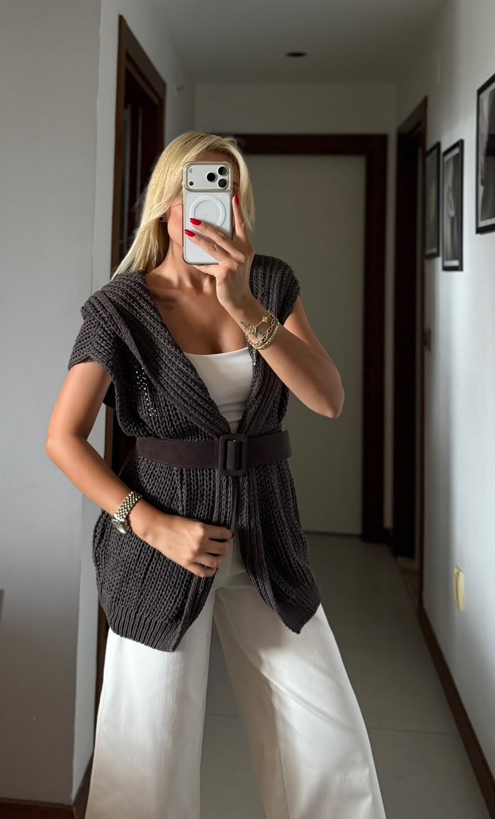 KAHVE KEMERLİ KAPÜŞONLU TRİKO YELEK
