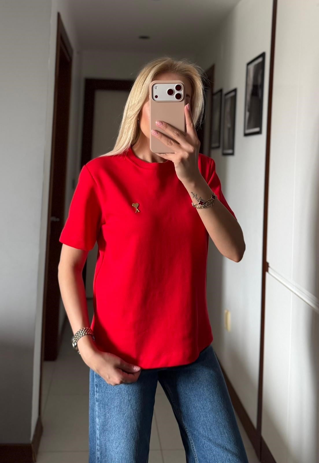 KIRMIZI ORJ MARKA GOLD METAL KALP LOGOLU TSHİRT