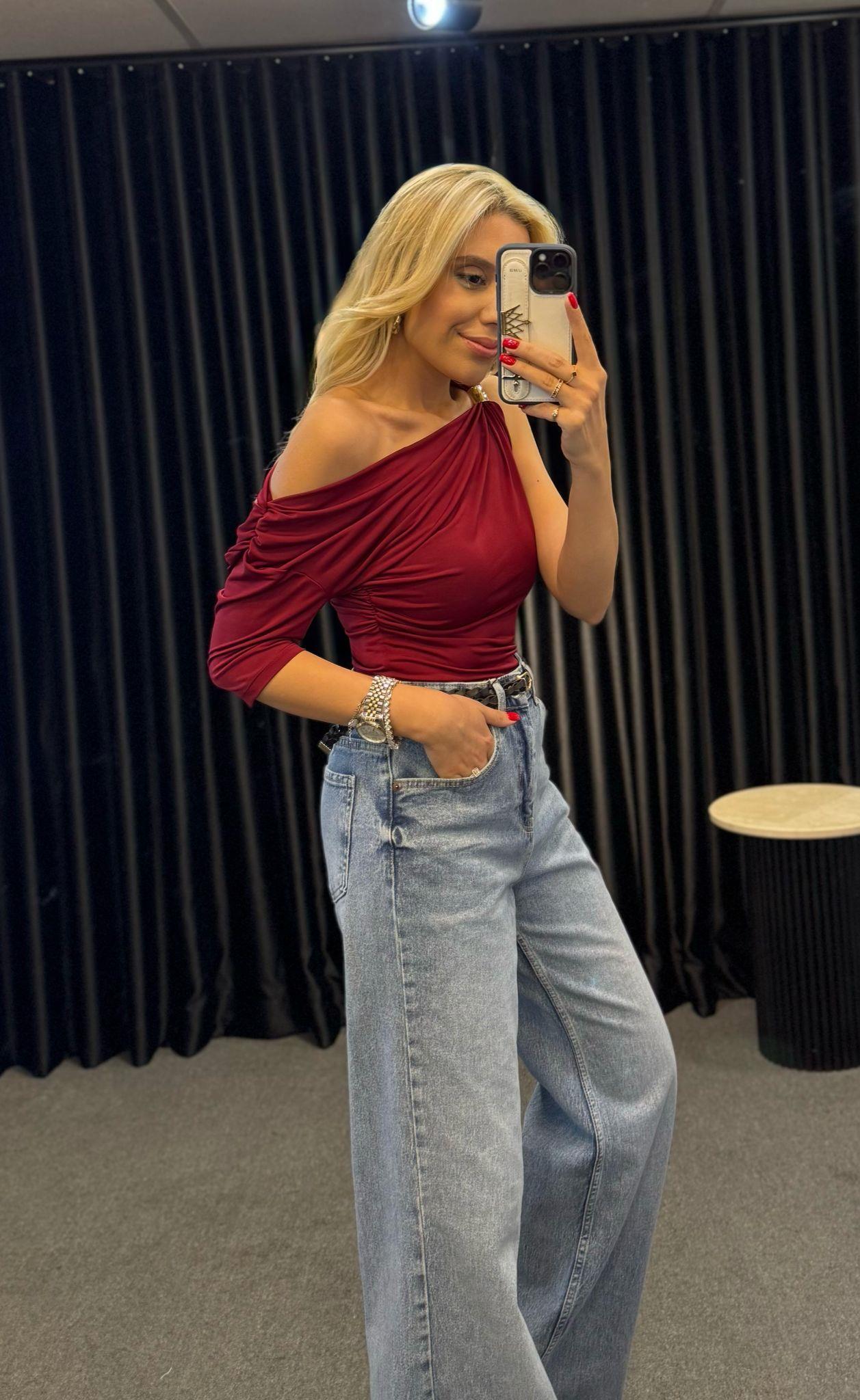 MARKA MODEL ZR TEK OMUZ TOKALI BLUZ BORDO