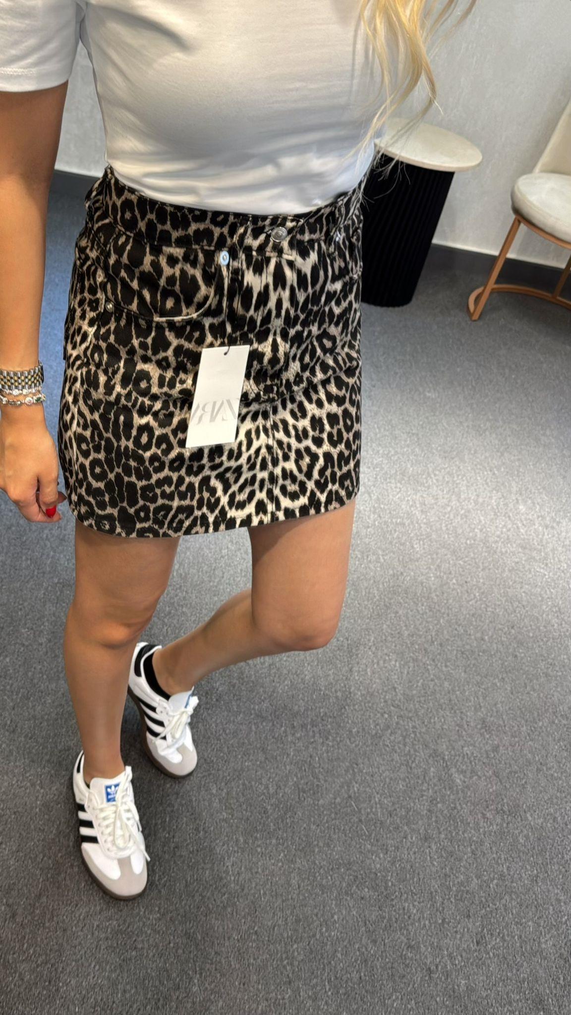 ORJ MARKA ETİKETLİ KARTLI  LEOPAR MİNİ ETEK KAHVERENGİ