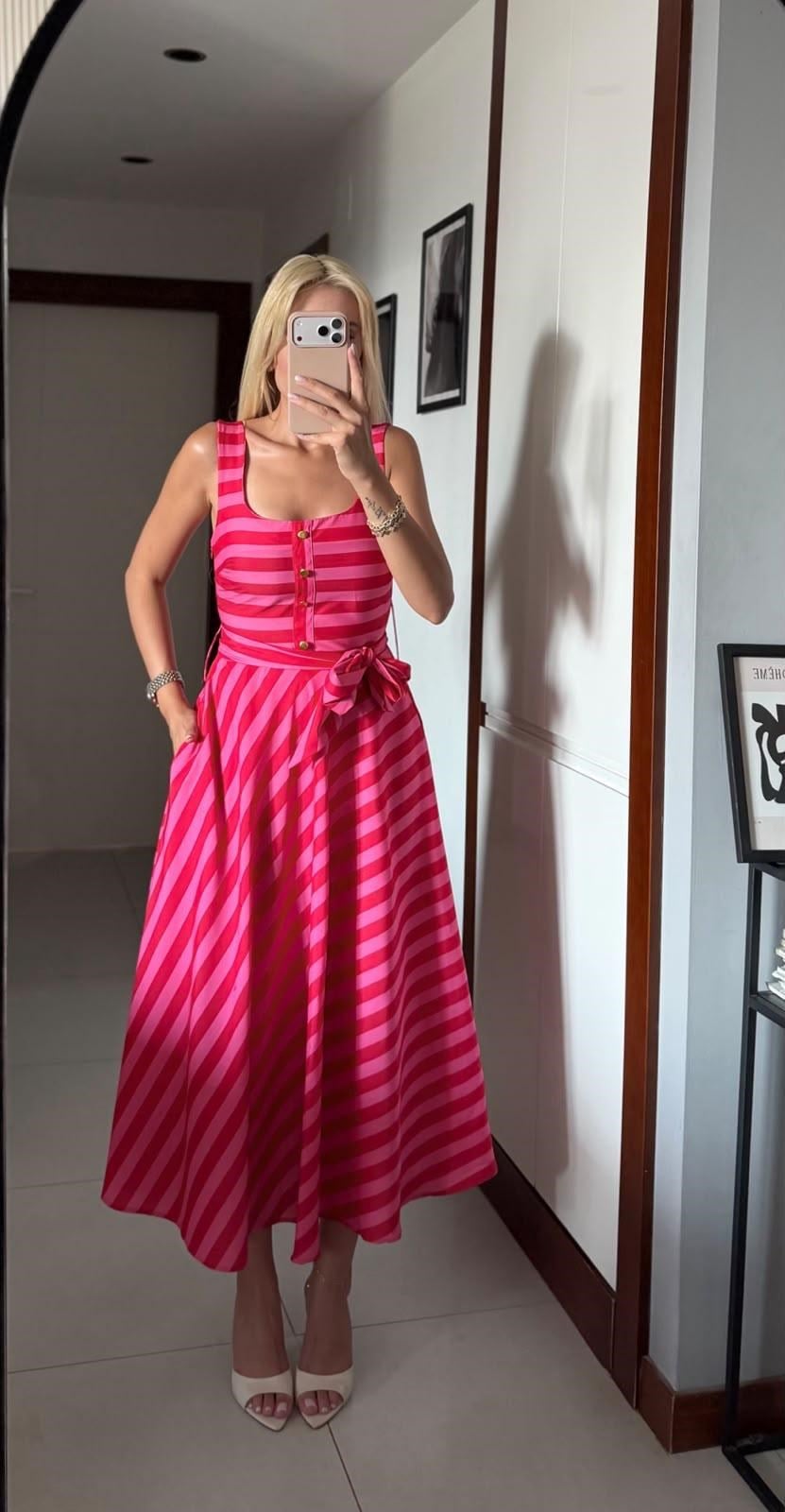 PEMBE ZR MODEL ÇİZGİLİ GOLD DÜĞMELİ KUŞAKLI ELBİSE