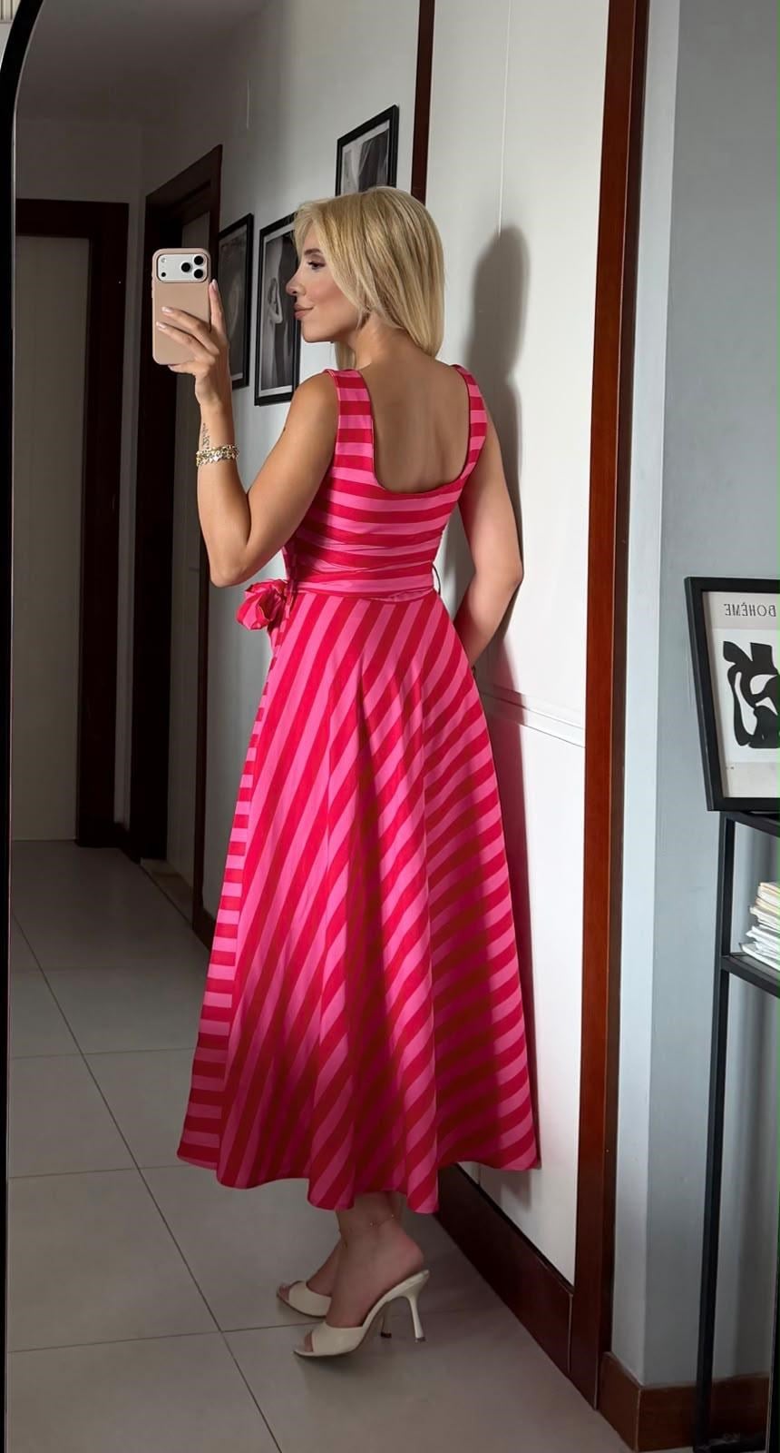 PEMBE ZR MODEL ÇİZGİLİ GOLD DÜĞMELİ KUŞAKLI ELBİSE