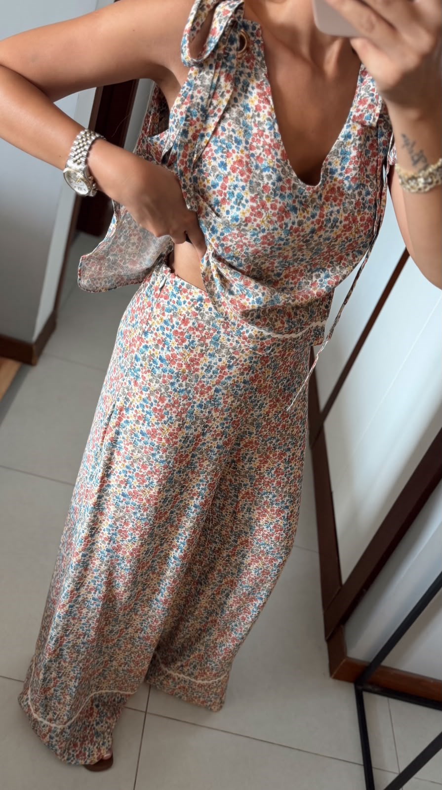 RENKLİ ÇİÇEKLİ BAĞLAMALI BLUZ PANTOLON TAKIM