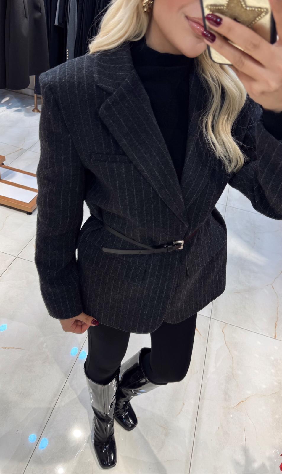 SİYAH ÇİZGİLİ KEMERLİ BLAZER CEKET