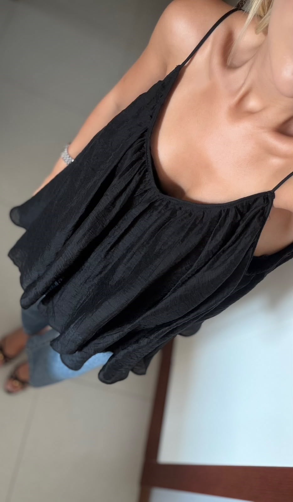 SİYAH ZR MODEL ASKILI BLUZ