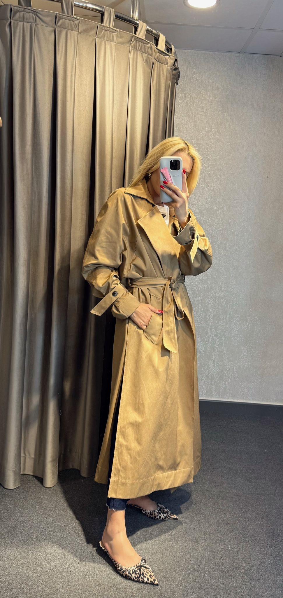 YANDAN YIRTMAÇLI TRENÇCOAT CAMEL