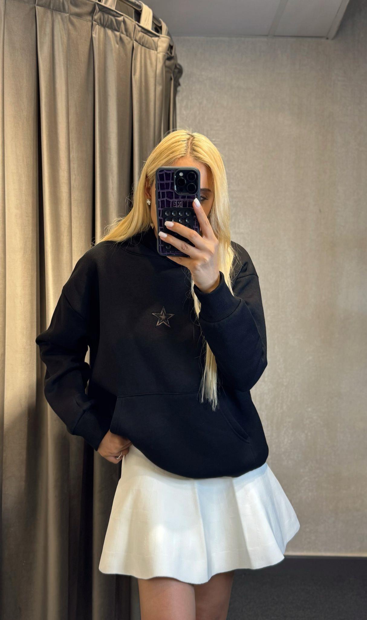 YILDIZ DESENLİ KAPÜŞONLU SWEATSHİRT SİYAH