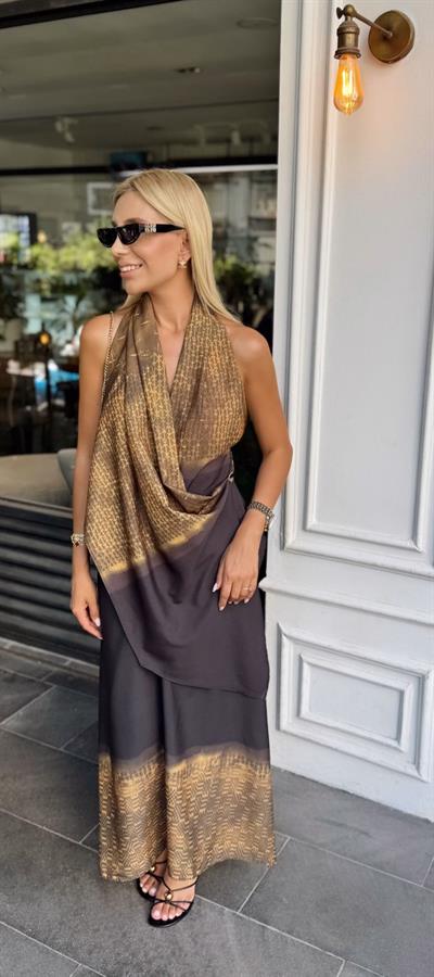 ASİMETRİK DRAPELİ HALTER YAKA ELBİSE