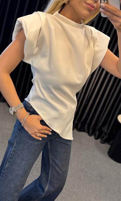 ASİMETRİK VATKALI BLUZ BEYAZ