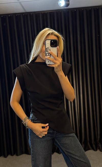 ASİMETRİK VATKALI BLUZ SİYAH