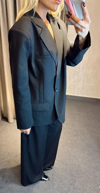 ASTARLI 2 DÜĞMELİ BLAZER CEKET SİYAH