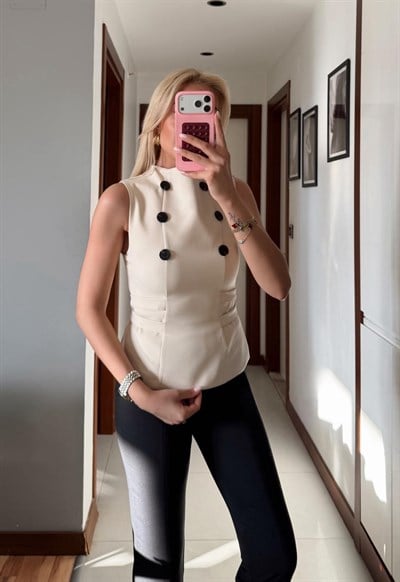 BEJ ÇİFT DÜĞMELİ AYARLANABİLİR KUŞAKLI BLUZ