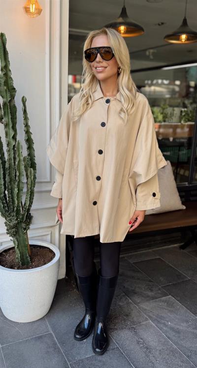 BEJ DÜĞME DETAYLI PANÇO