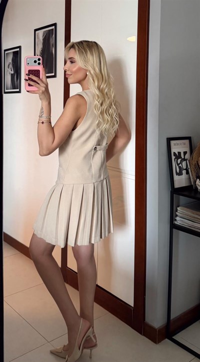 BEJ TAKIM GÖRÜNÜMLÜ YELEKLİ ELBİSE