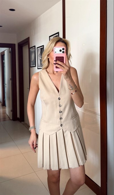 BEJ TAKIM GÖRÜNÜMLÜ YELEKLİ ELBİSE